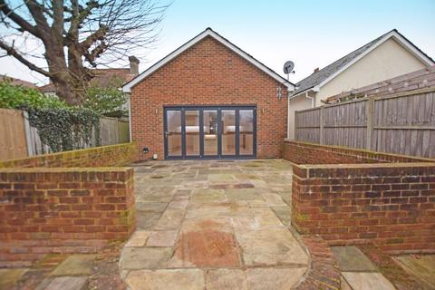 4 bedroom semi-detached bungalow to rent, Loose Road, Maidstone