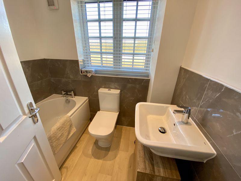 Family Bathroom/WC