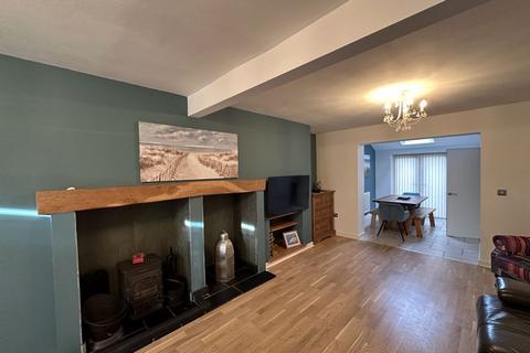 4 bedroom semi-detached house for sale, Llandwrog, Gwynedd