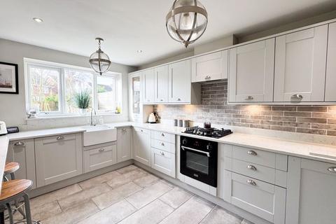 4 bedroom detached house for sale, Fair Lady Drive, Burntwood, WS7 1ZZ