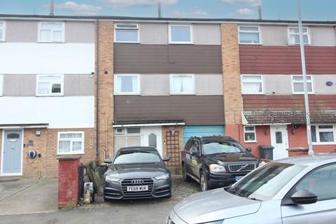 3 bedroom townhouse for sale, Waleys Close, Luton