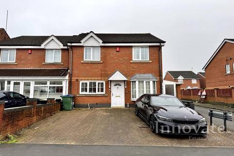 4 bedroom detached house to rent, Crosswells Road, Oldbury B68