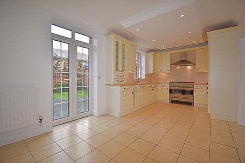 6 bedroom detached house to rent, Rockbourne Road, Hook RG27