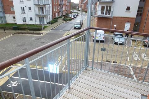 1 bedroom apartment to rent, Avenel Way, Poole, BH15