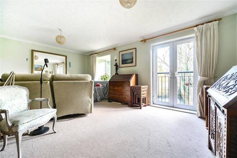 2 bedroom maisonette for sale, Swan Court, Newbury, Berkshire, RG14