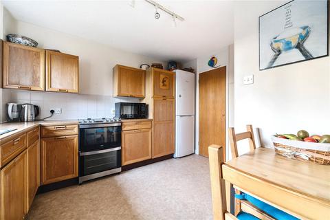 2 bedroom maisonette for sale, Swan Court, Newbury, Berkshire, RG14