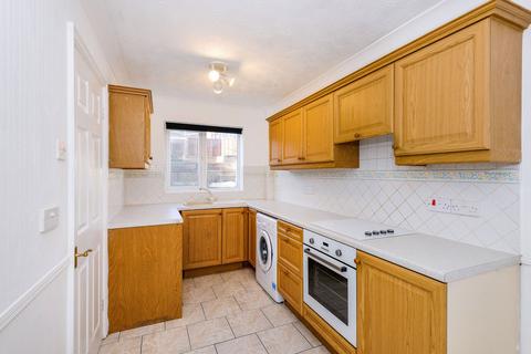 3 bedroom end of terrace house to rent, Medway Road, Worcester, WR5