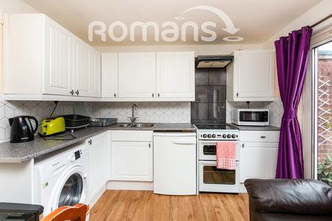 4 bedroom terraced house to rent, The Chantrys, Farnham