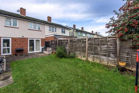 17 Harvester Road, Epsom, KT19 9DQ