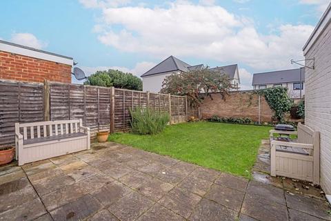17 Harvester Road, Epsom, KT19 9DQ