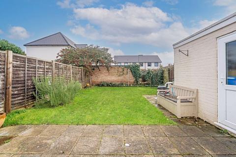 17 Harvester Road, Epsom, KT19 9DQ
