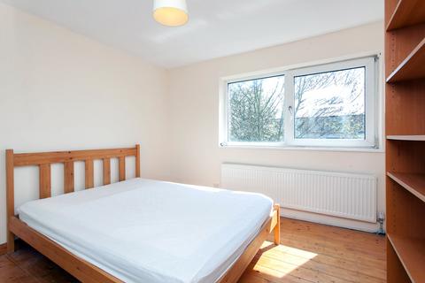 1 bedroom flat to rent, Conistone Way, Islington, N7