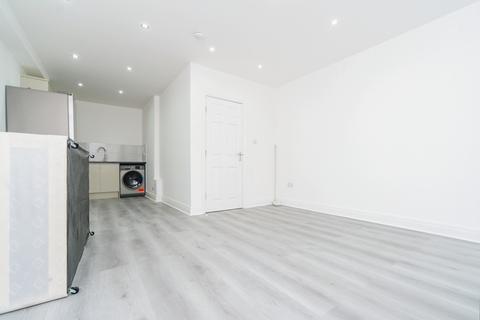 1 bedroom flat to rent, Varn House