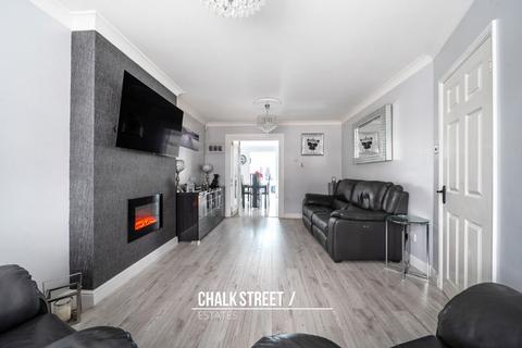 7 Upney Close, Hornchurch, RM12 6TE
