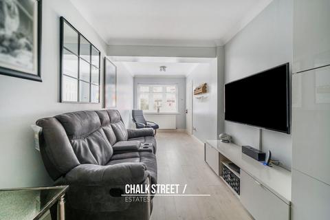 7 Upney Close, Hornchurch, RM12 6TE