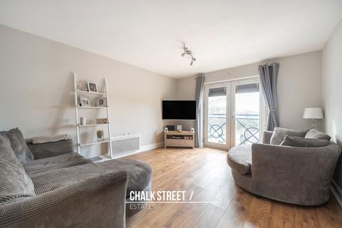 4 Warwick Close, Hornchurch, RM11 3DQ
