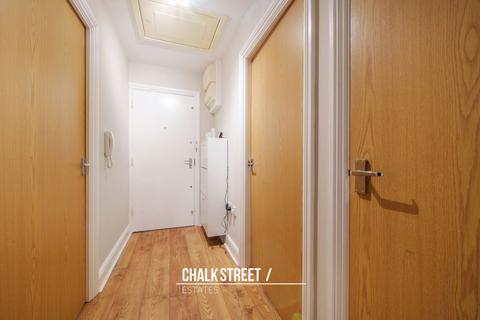 4 Warwick Close, Hornchurch, RM11 3DQ