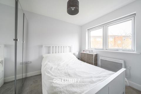 4 Warwick Close, Hornchurch, RM11 3DQ
