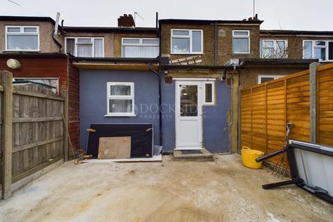 4 bedroom semi-detached house for sale, Randolph Approach, London