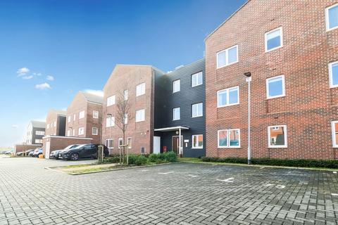 2 bedroom flat for sale, Pearmain House, Welwyn Garden City