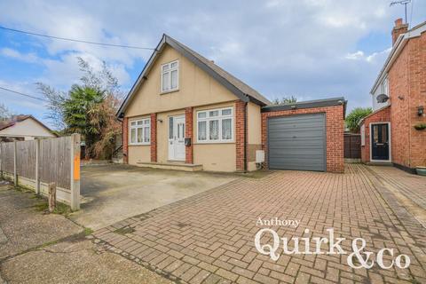 3 bedroom detached house for sale, Labworth Road, Canvey Island, SS8