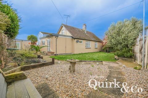 3 bedroom detached house for sale, Labworth Road, Canvey Island, SS8