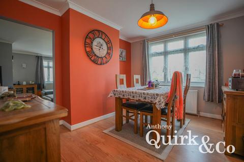 3 bedroom detached house for sale, Labworth Road, Canvey Island, SS8