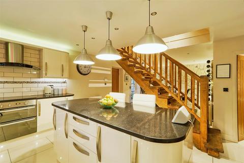 4 bedroom detached house for sale, High Cote, Riddlesden, Keighley, BD20 5DQ