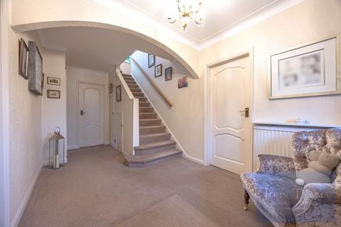 4 bedroom detached house for sale, Courtland Drive, Chigwell IG7