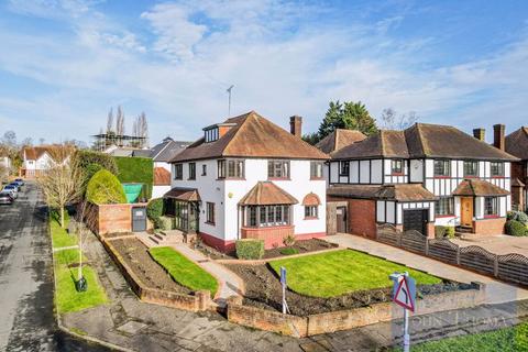 4 bedroom detached house for sale, Courtland Drive, Chigwell IG7