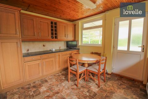 4 bedroom bungalow for sale, Linda Crescent, Louth LN11