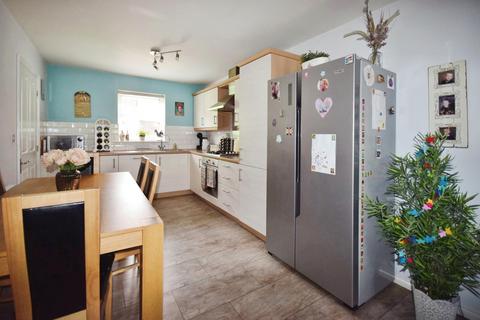 3 bedroom townhouse for sale, Newbridge Hill, Louth LN11