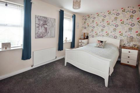 3 bedroom townhouse for sale, Newbridge Hill, Louth LN11