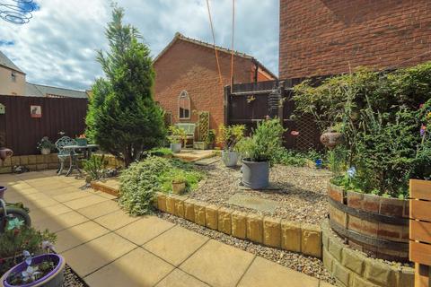 3 bedroom townhouse for sale, Newbridge Hill, Louth LN11