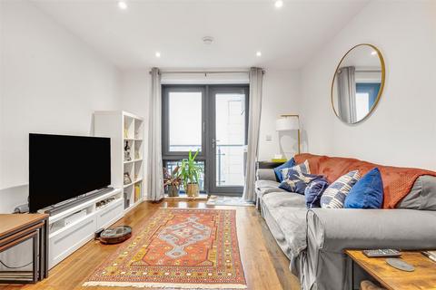 2 bedroom flat for sale, 1, Chartfield Avenue, London