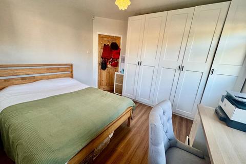 30 Fairway, Northampton, NN2 7JZ