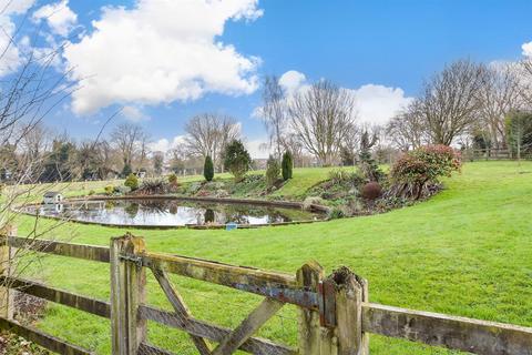 4 bedroom terraced house for sale, Shepherdswell Road, Eythorne, Dover, Kent