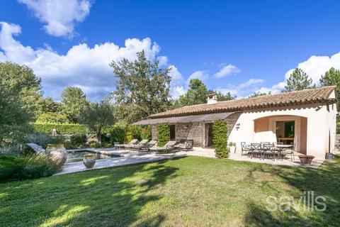 2 bedroom villa, Saint-Paul-en-Forêt, 83440, France