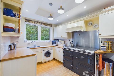 75 Banstead Road, Epsom, KT17 3HH