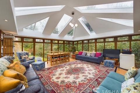 75 Banstead Road, Epsom, KT17 3HH