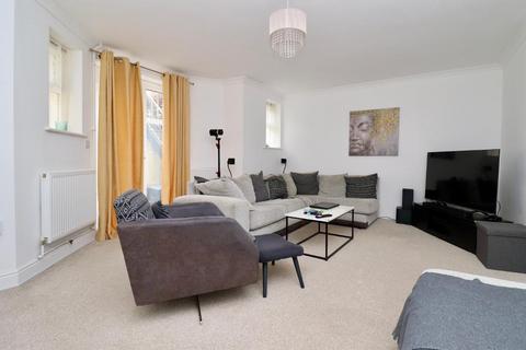 2 bedroom flat for sale, London Road, Deal, Kent, CT14 9PP