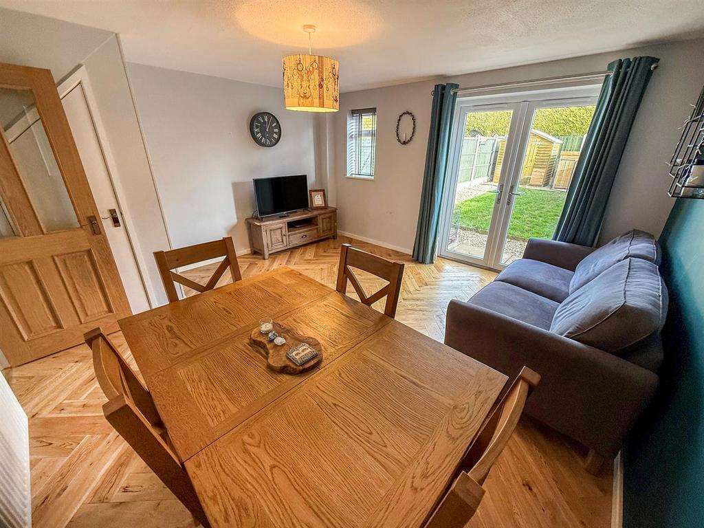 Lounge/ Dining Room