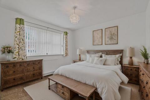 1 bedroom flat for sale, The woodlands, Smallfield, Surrey, Rh6 9np