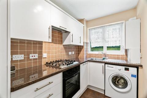 1 bedroom flat for sale, The woodlands, Smallfield, Surrey, Rh6 9np