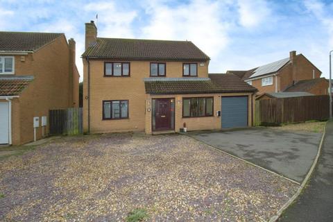 4 bedroom detached house for sale, Penwald Close, Crowland, PE6 0AQ