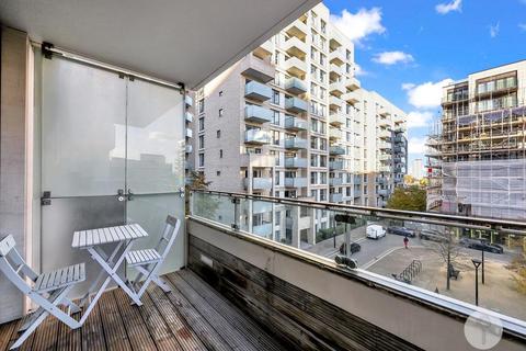 3 bedroom apartment to rent, Mirabelle Gardens, London, E20 1BR