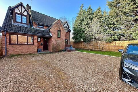 4 bedroom detached house for sale, Olympia Close, East Hunsbury, Northampton NN4