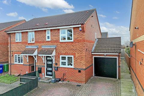 3 bedroom semi-detached house for sale, Ellis Close, Grays RM16