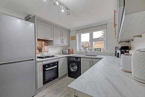 3 bedroom semi-detached house for sale, Ellis Close, Grays RM16