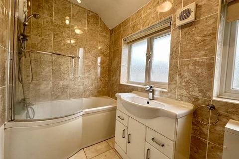 14 Bridgwater Close, Romford, RM3 7UD